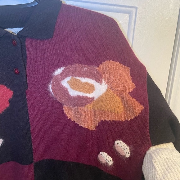Vintage Red and Black Crew Neck Sweater with Unique Design - Picture 4 of 8